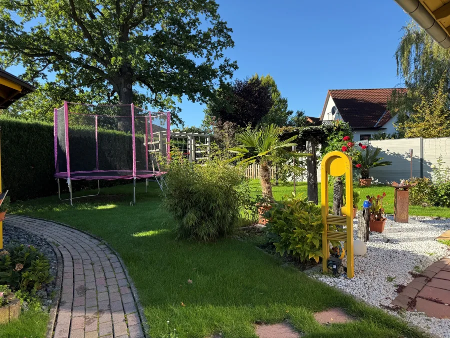 Großes Einfamilienhaus mit Einliegerwohnung in ruhiger Lage von Leipzig - Garten (19196236)