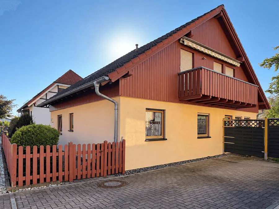 Großes Einfamilienhaus mit Einliegerwohnung in ruhiger Lage von Leipzig, 04319 Leipzig, Einfamilienhaus