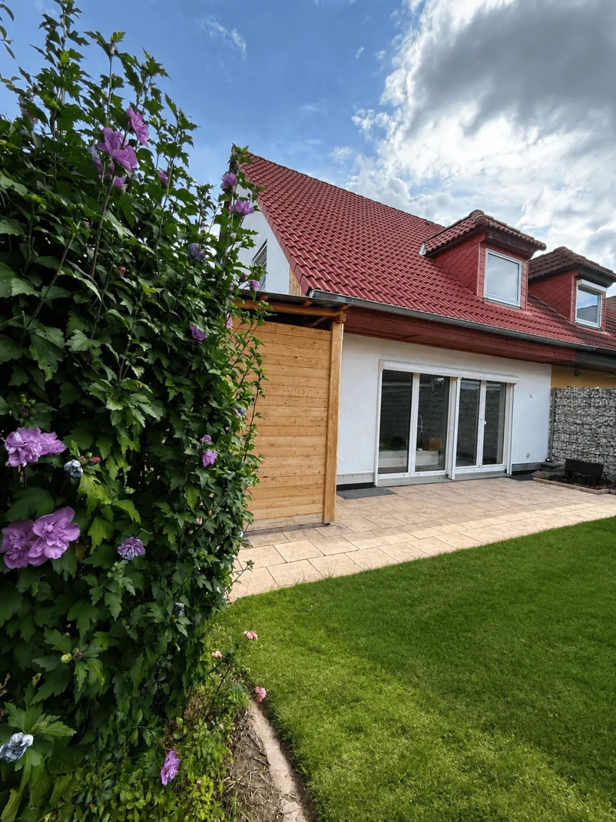 Doppelhaushälfte mit Carport & Garten in Leipzig, 04329 Leipzig, Doppelhaushälfte