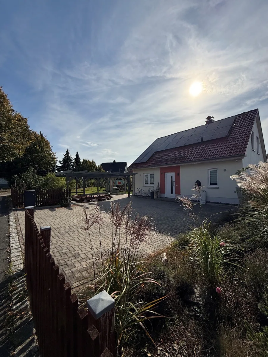 Energieeffizientes Haus mit Solar & PV-Anlage in Grimma bei Leipzig - Hausansicht (19195872)