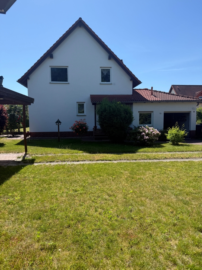 Großes Einfamilienhaus mit Einbauküche und Pool, 39291 Möser, Einfamilienhaus
