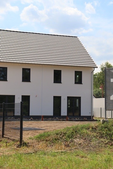 Modernes Niedrigenergiehaus in Naunhof bei Leipzig – Einzug noch 2026, 04683 Naunhof, Doppelhaushälfte