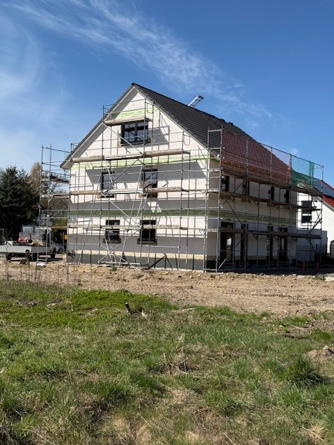 Modernes Niedrigenergiehaus in Naunhof bei Leipzig – Einzug noch 2026, 04683 Naunhof, Doppelhaushälfte