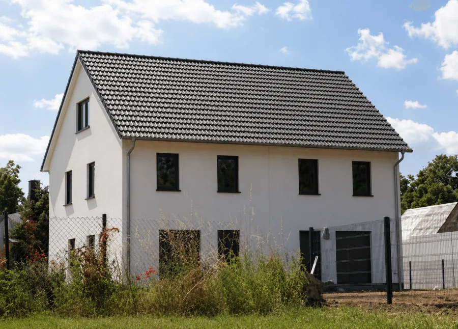 Modernes Niedrigenergiehaus in Naunhof bei Leipzig – Einzug noch 2026, 04683 Naunhof, Doppelhaushälfte