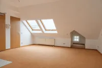 Wohn- und Schlafzimmer