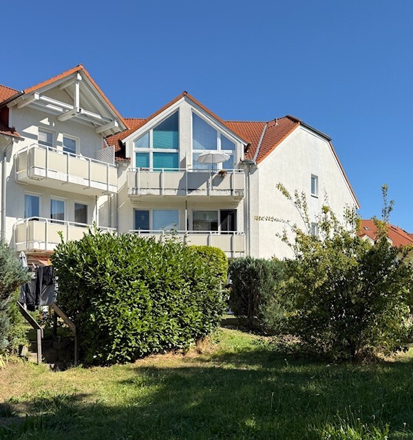Wohnung mit Stellplatz, Balkon und Ausblick ins Grüne in Leipzig, 04319 Leipzig, Etagenwohnung