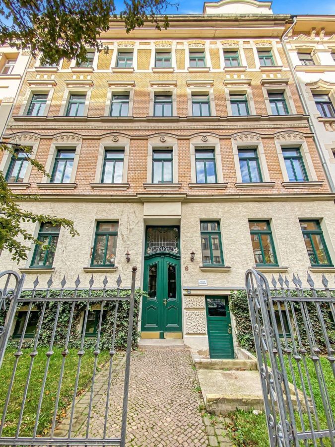 Exklusiv sanierte und voll möblierte 3-Raum-Wohnung in guter Lage, 04317 Leipzig, Etagenwohnung