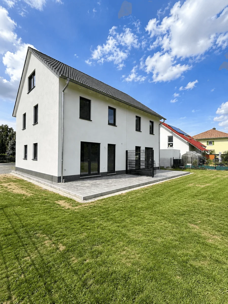 MODERNE DOPPELHAUSHÄLFTE | EINZIEHEN UND WOHLFÜHLEN, 04683 Naunhof, Doppelhaushälfte