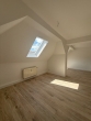 Wohnzimmer - Frisch renovierte Dachgeschosswohnung