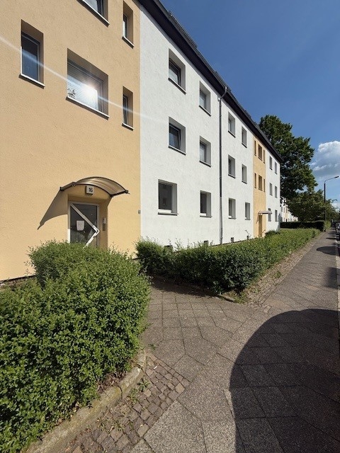 Renovierte Dachgeschosswohnung in Leipzig, 04328 Leipzig, Dachgeschosswohnung