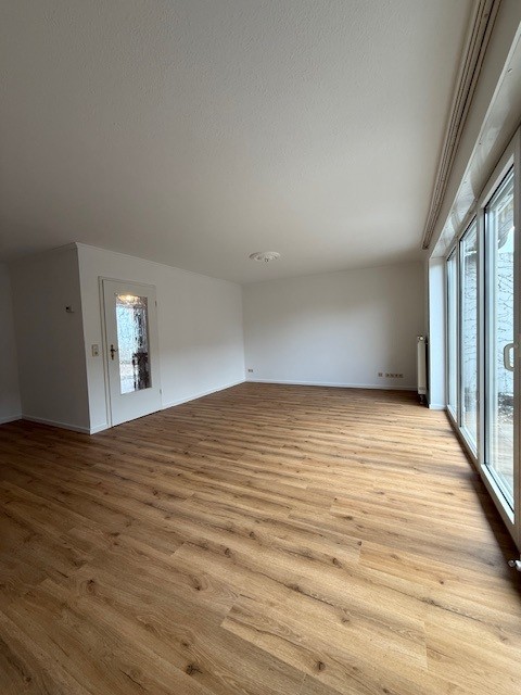 Doppelhaushälfte mit Garage & Garten in Leipzig, 04319 Leipzig, Doppelhaushälfte