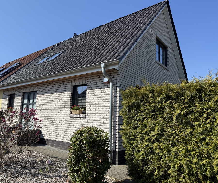 Exklusives Niedrigenergiehaus in Leipzig, 04328 Leipzig, Doppelhaushälfte